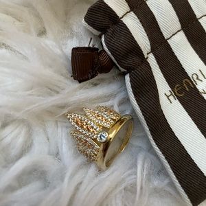 HENRI BENDEL QUEEN RING